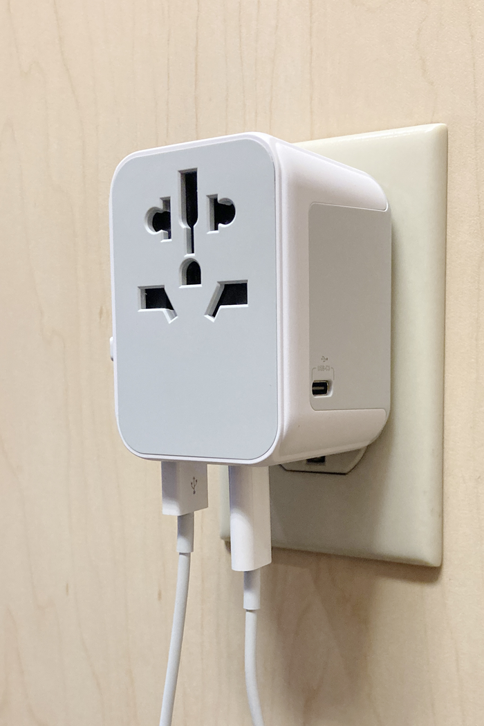 Voltage Valet Universal AdapterPlug with USB-A & USB-C Ports #UAPC
